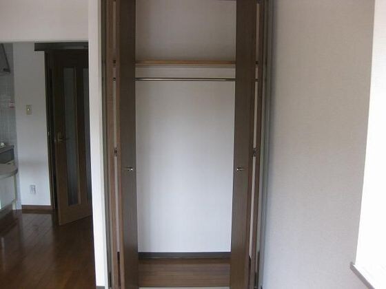 ロイヤルヴィラ下伊福の物件内観写真