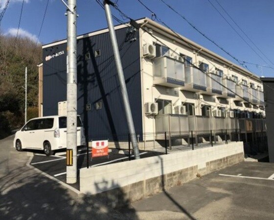 レイールプラスの物件外観写真