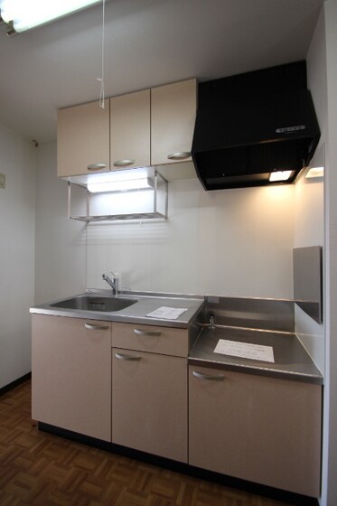 スリーサンズの物件内観写真