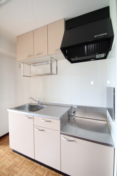 スリーサンズの物件内観写真