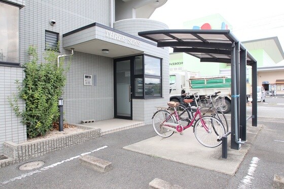 スリーサンズの物件内観写真