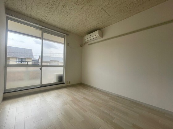 アーバン・ハイツ松新ⅡA棟の物件内観写真