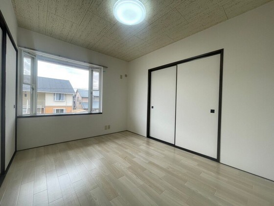 アーバン・ハイツ松新ⅡA棟の物件内観写真