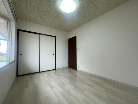 アーバン・ハイツ松新ⅡA棟の物件内観写真