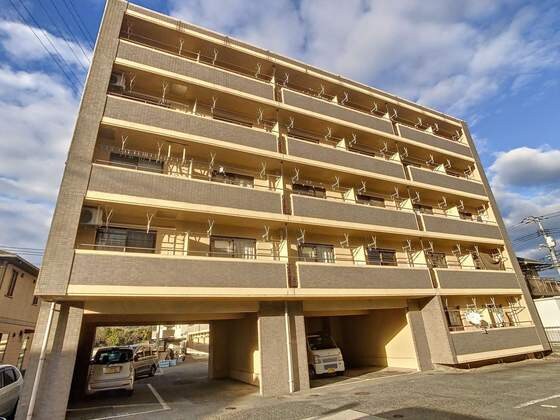 リアライズ津高の物件外観写真