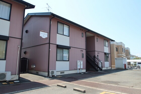 ファーム・ヴィレッジCの物件外観写真