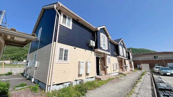 クレストール牟佐の物件外観写真