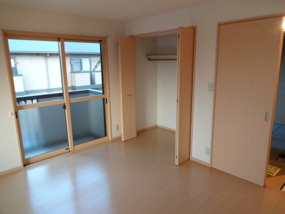 リビングタウン豊成 B棟の物件内観写真