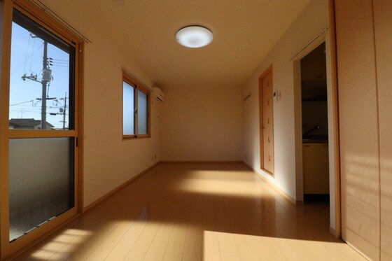 リビングタウン豊成 B棟の物件内観写真