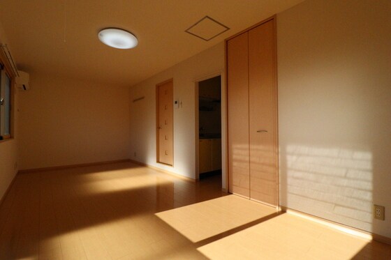 リビングタウン豊成 B棟の物件内観写真