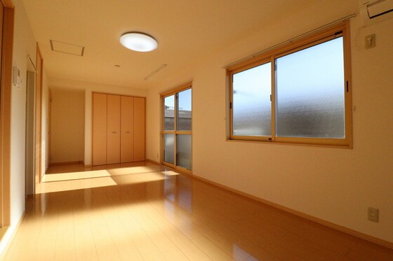 リビングタウン豊成 B棟の物件内観写真