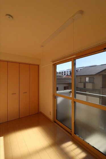 リビングタウン豊成 B棟の物件内観写真