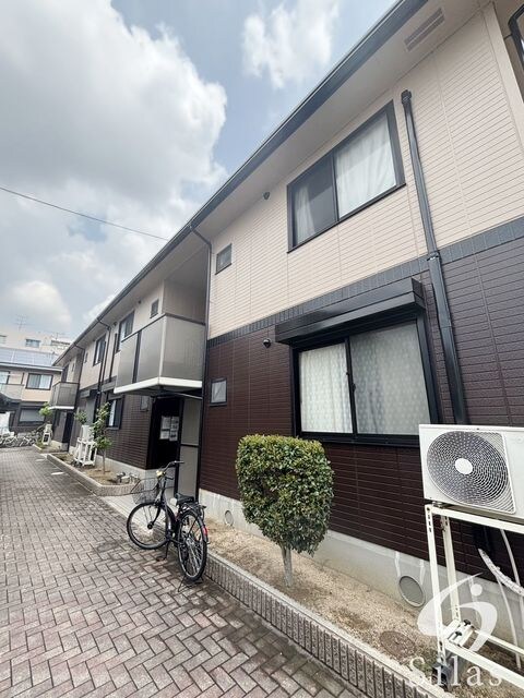 アゼリアパレス EASTの物件外観写真