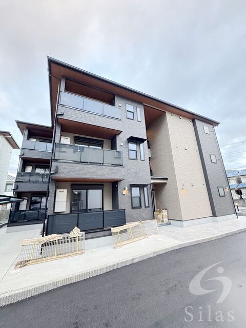 シエーナ川西中央１の物件外観写真