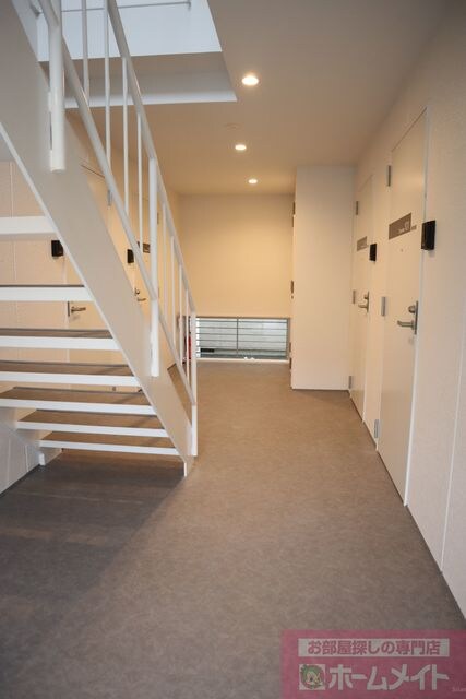 フィユフラッツ中桜塚の物件外観写真