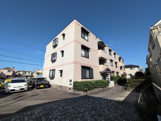 メゾン鈴原の物件外観写真