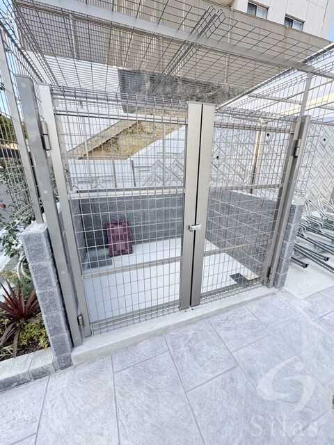 プルメリア阪大前の物件外観写真