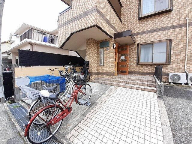 ヴィヴィッドの物件外観写真