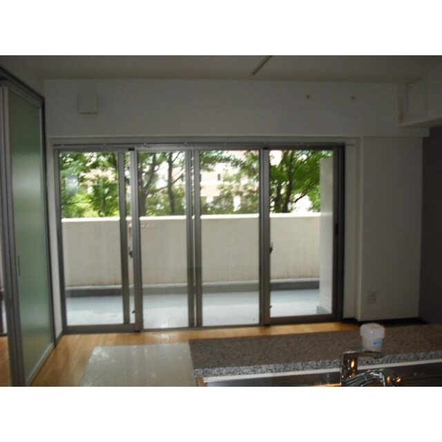 C&Cﾛｰｽﾞｶﾞｰﾃﾞﾝの物件内観写真