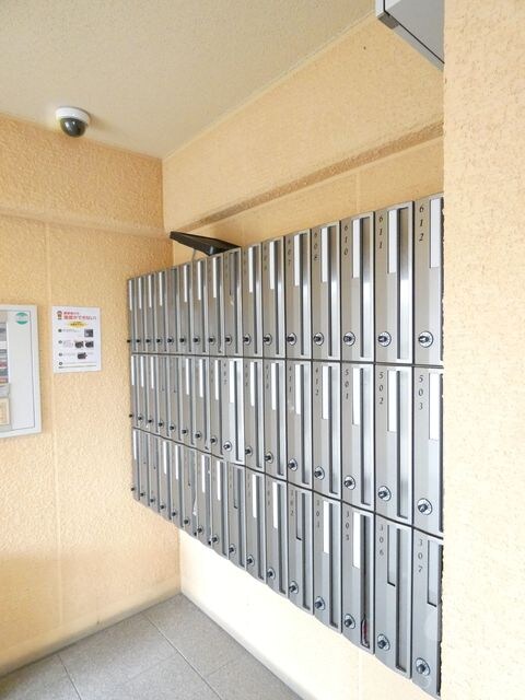 アーデン千里中央の物件外観写真