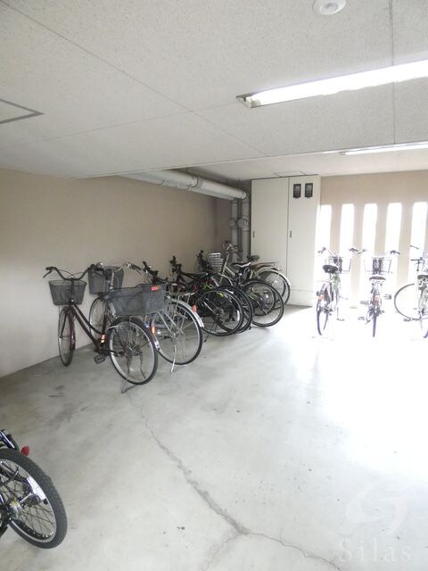 アーデン千里中央の物件外観写真