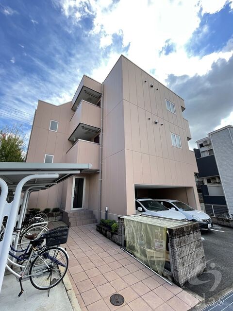 モンパルナスの物件外観写真