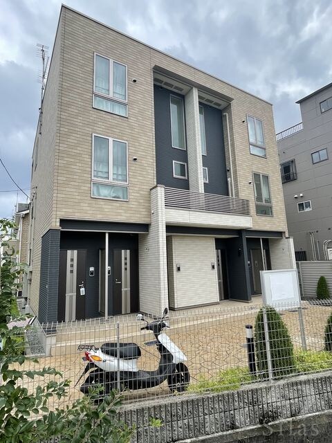 プレウスの物件外観写真