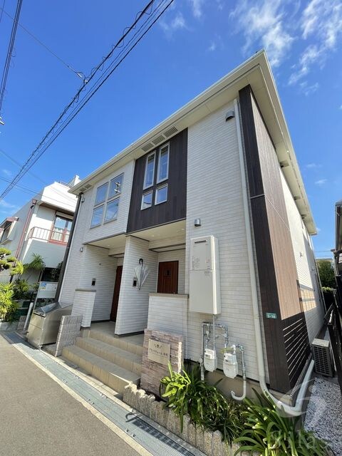 グランリヴェール本町の物件外観写真