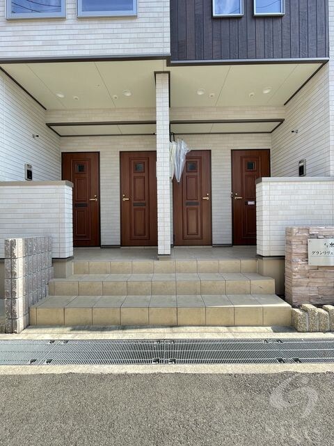 グランリヴェール本町の物件外観写真