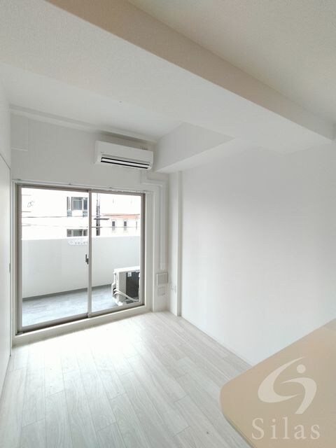 セレニテ十三ミラクの物件内観写真