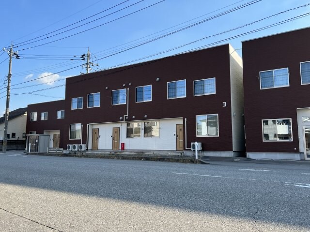 ファースト秋吉Ⅱの物件外観写真