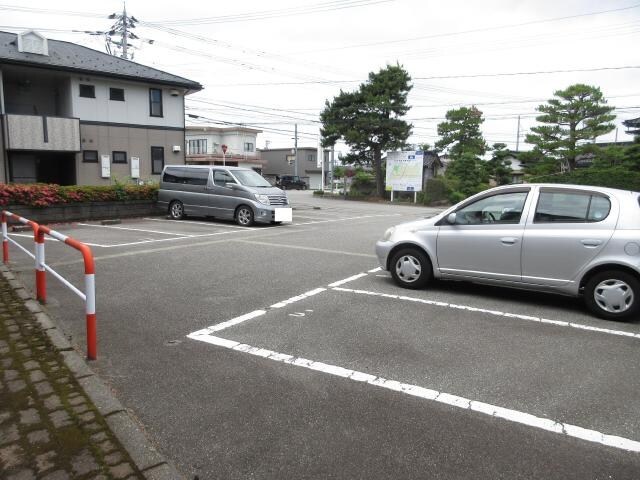 ハイカムール天正寺 B棟の物件外観写真