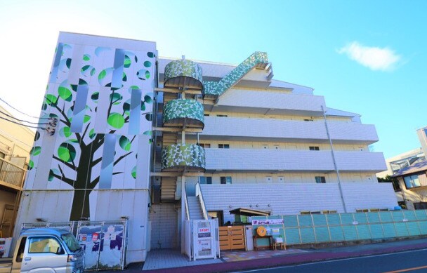 Life【ライフ】の物件外観写真