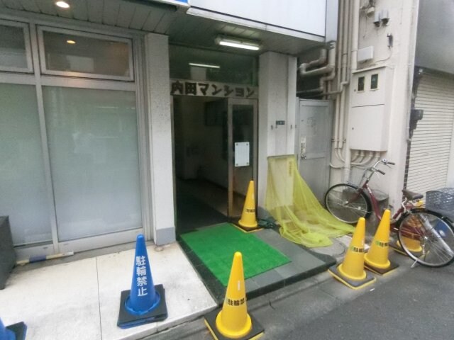 内田マンションの物件外観写真