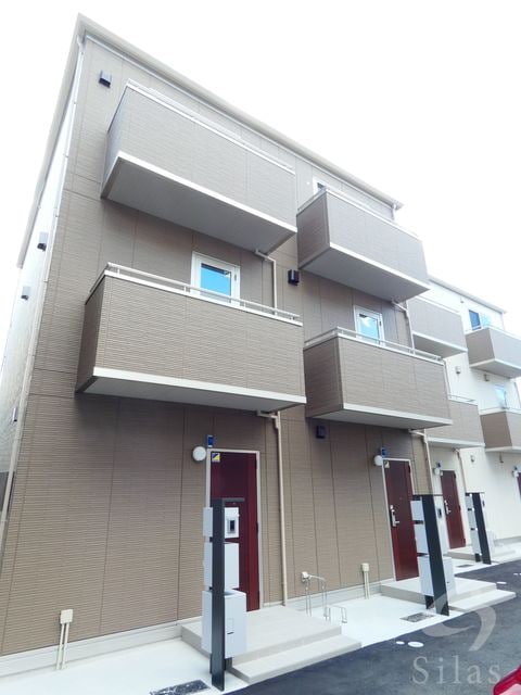 ヴィクトワール　サカノの物件外観写真