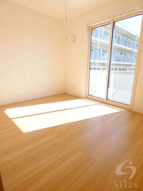 ヴィクトワール　サカノの物件内観写真