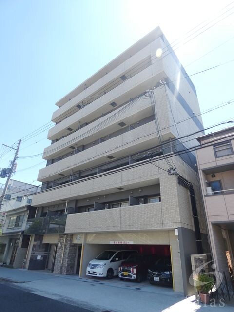 ウエンズ勝山の物件外観写真