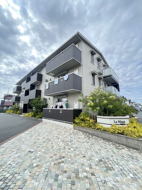 ラ・マーサの物件外観写真