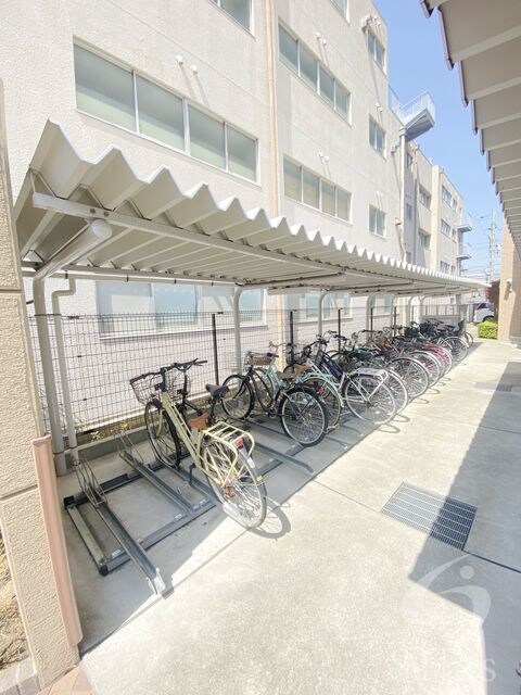 シュワーブ三国ヶ丘の物件外観写真