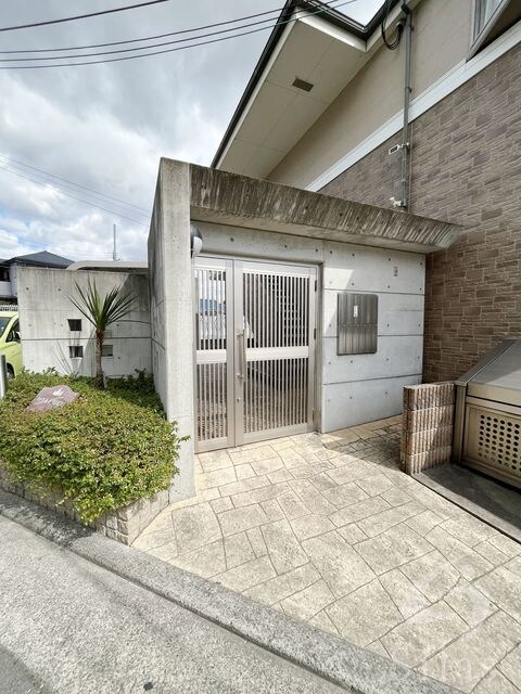 ハウスエルロンドの物件外観写真