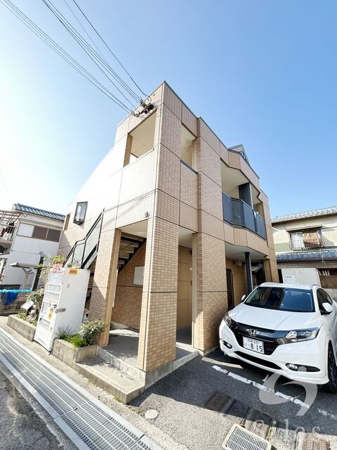 メゾン　ラ・フィーネの物件外観写真