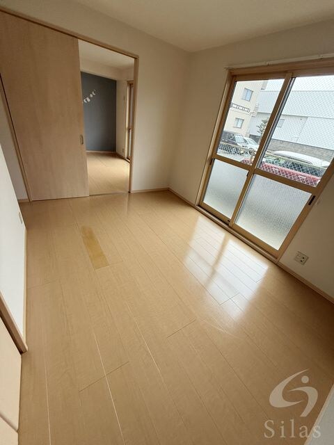 シャイニーパークの物件内観写真