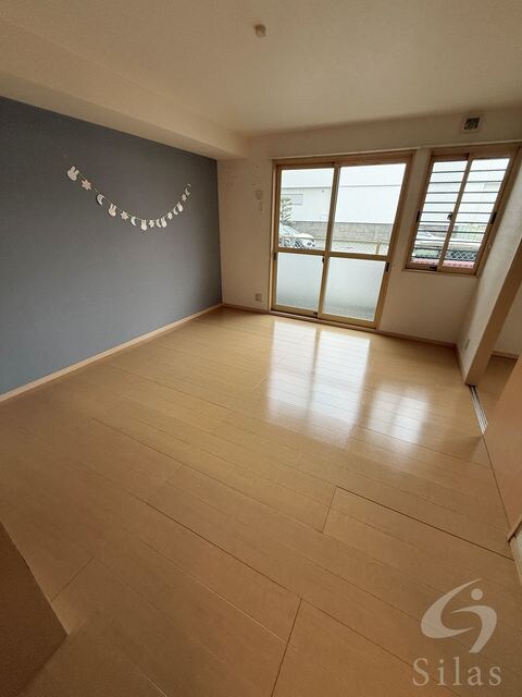 シャイニーパークの物件内観写真