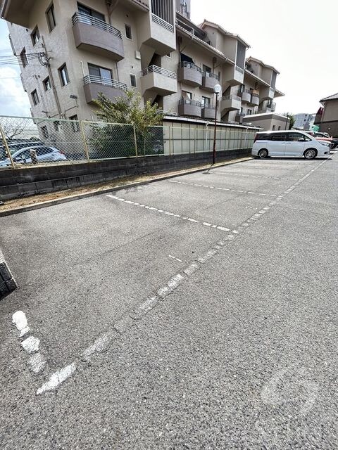 シャイニーパークの物件外観写真