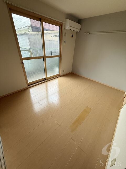 シャイニーパークの物件内観写真