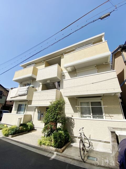 バラドミールの物件外観写真