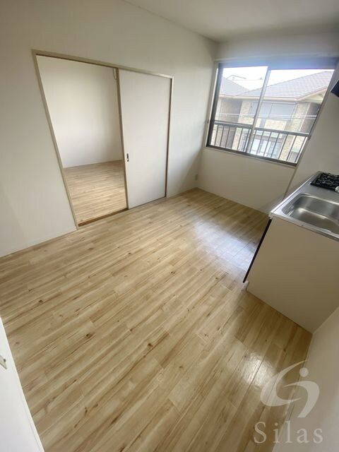 ロイヤルシャルム米田の物件内観写真