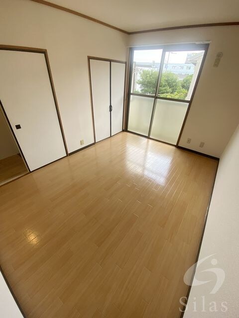 ロイヤルシャルム米田の物件内観写真