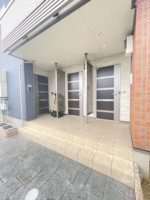 ストラーダ　ディ　ラピスの物件外観写真