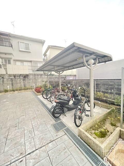 ストラーダ　ディ　ラピスの物件外観写真